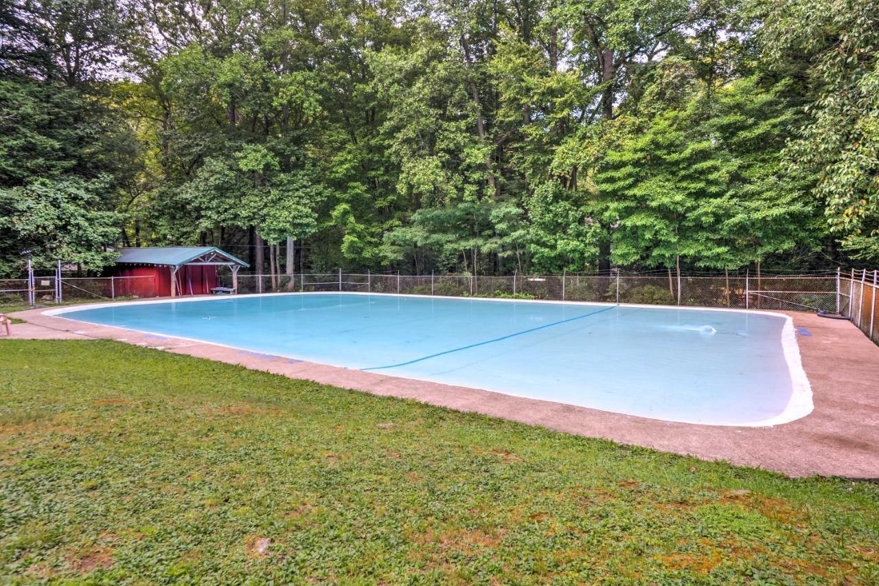Pet-Friendly Pennsylvania Vacation Rental With Pool! Laughlintown Eksteriør bilde
